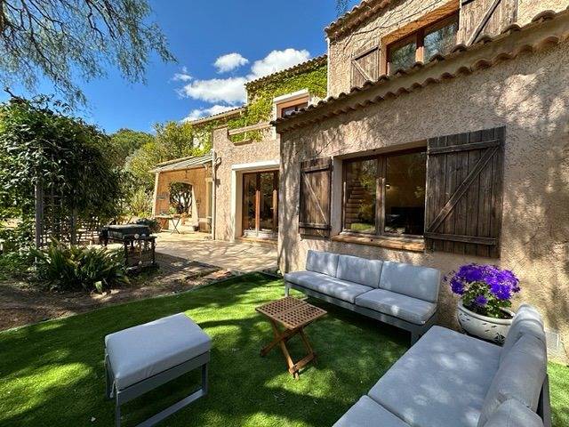 Villa pour 8 personnes, avec piscine et jardin, adapté aux familles à La Seyne-sur-Mer - 3