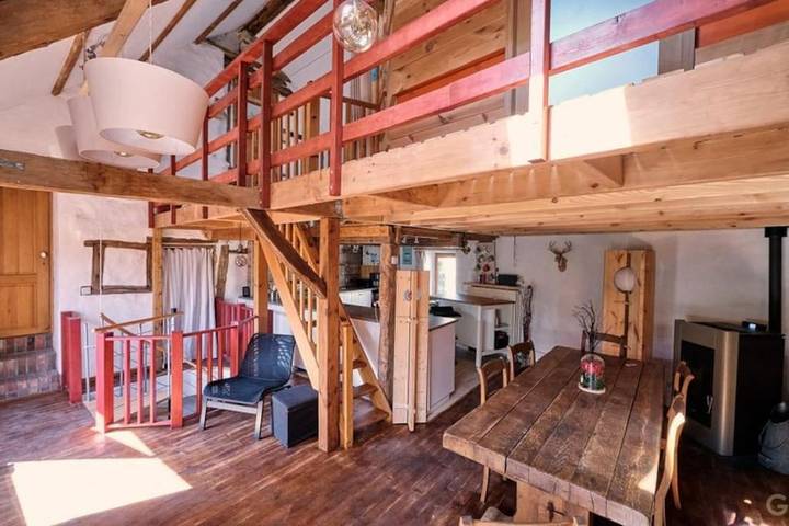 Location de vacances pour 4 personnes, avec Terrasse ainsi que Jardin et Sauna à Doische