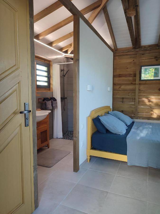 Maison d’hôte pour 2 personnes, avec jardin et piscine ainsi que vue et terrasse en Martinique - 4