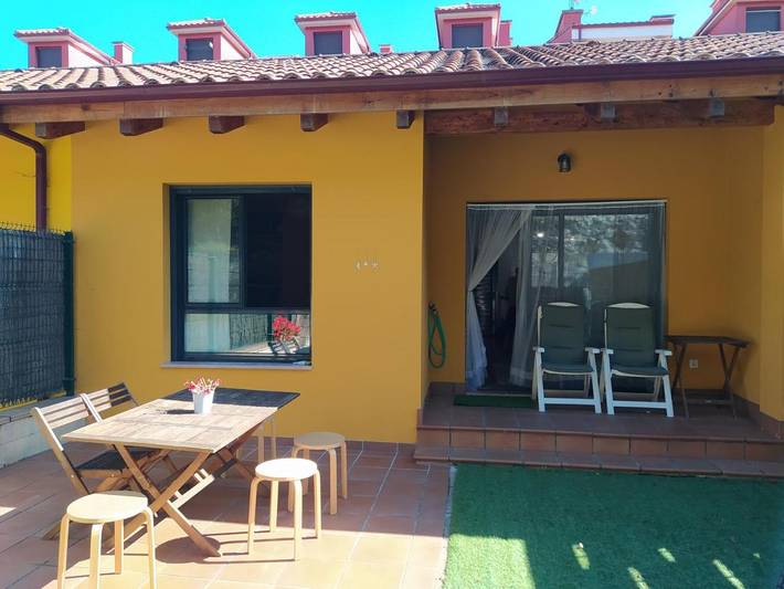 Apartamento para 4 personas, con jardín y vistas en Posada de Llanes
