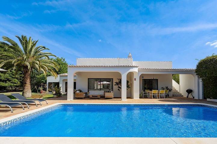 Villa für 8 Personen, mit Garten und Terrasse - 1