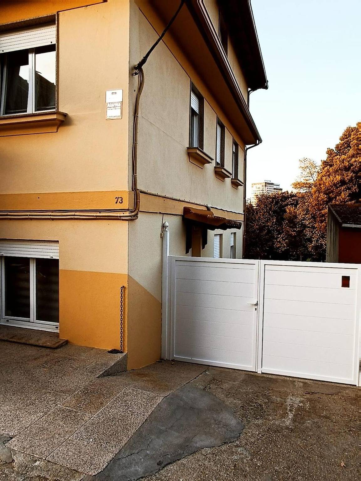 Apartamento entero, Apartamento 'Finca Marquesa' con terraza privada, jardín privado y Wi-Fi in Vigo, Rias Baixas