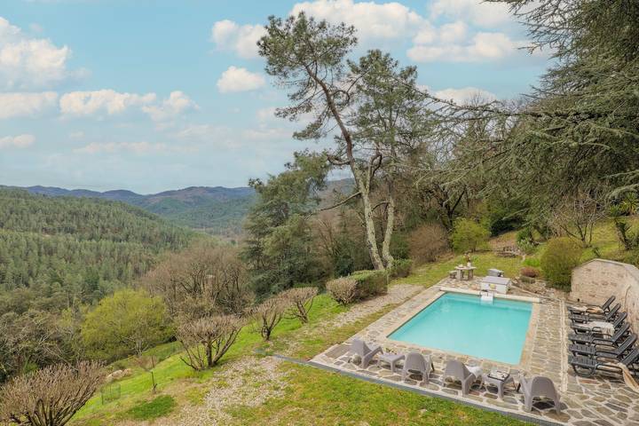 Chalet pour 14 personnes, avec jardin dans le Gard - 2