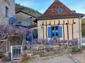 Gîte pour 4 personnes, avec terrasse dans Corn