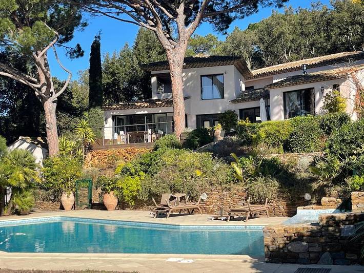 Villa pour 12 personnes, avec piscine ainsi que jardin et vue dans Gigaro - 4