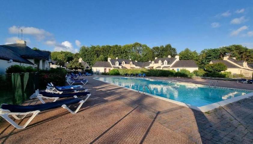 Location de vacances pour 4 personnes, avec jardin ainsi que piscine et vue, animaux acceptés dans Golf Saint-Laurent - 2