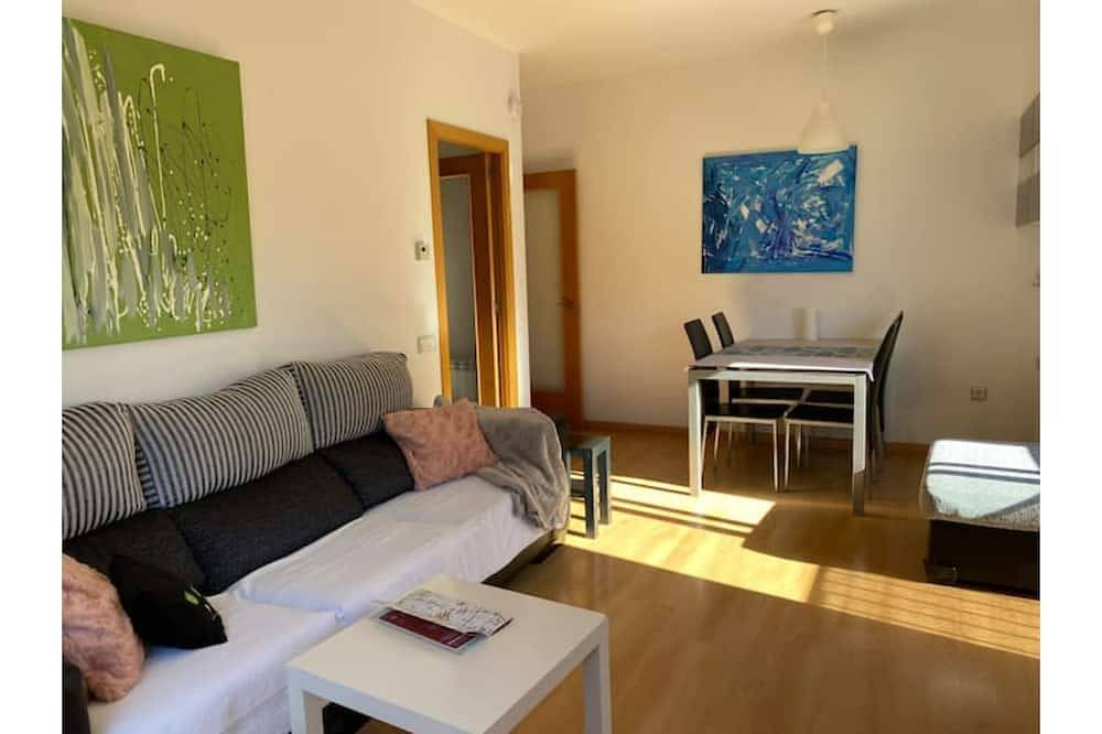 Appartamento intero, Sunny Family Comfort. Parking and Wi-Fi in Terrassa, Barcellona entroterra