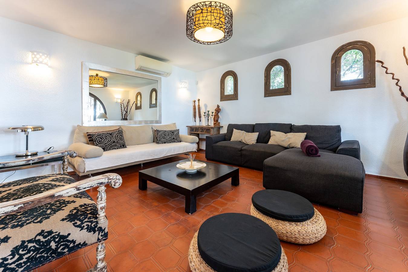 Villa "Art Gallery House" next to the beach with Sea View, Pool, Garden, Terrace, A/C & Wi-Fi in Mijas Costa, Mijas