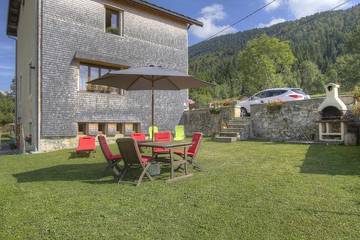 Gîte pour 4 personnes, avec jardin, animaux acceptés à Mijoux