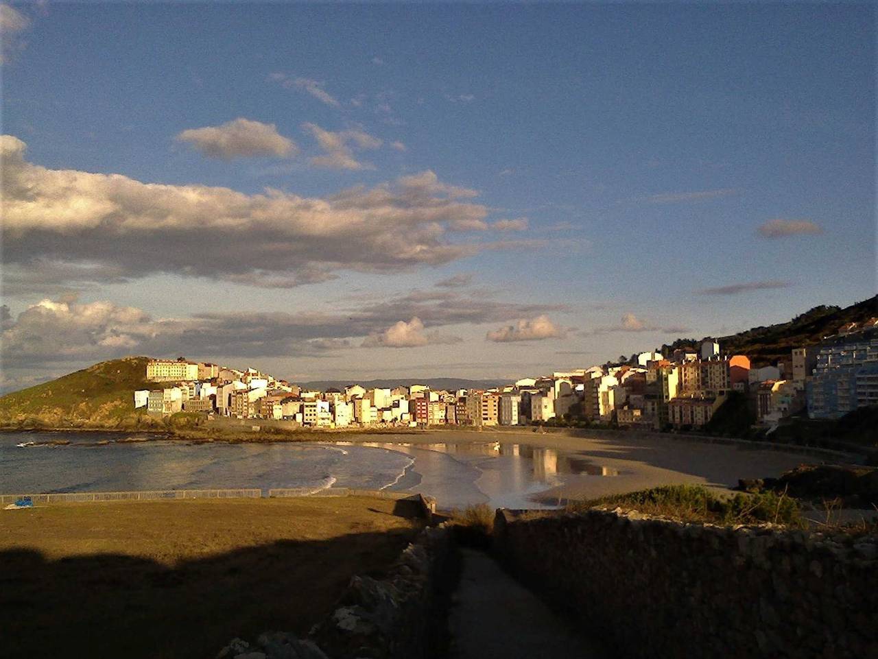 Ganze Ferienwohnung, Ático con terraza y vistas al mar cerca de la playa - Attikawohnung mit Meerblick in Malpica de Bergantiños, Costa da Morte