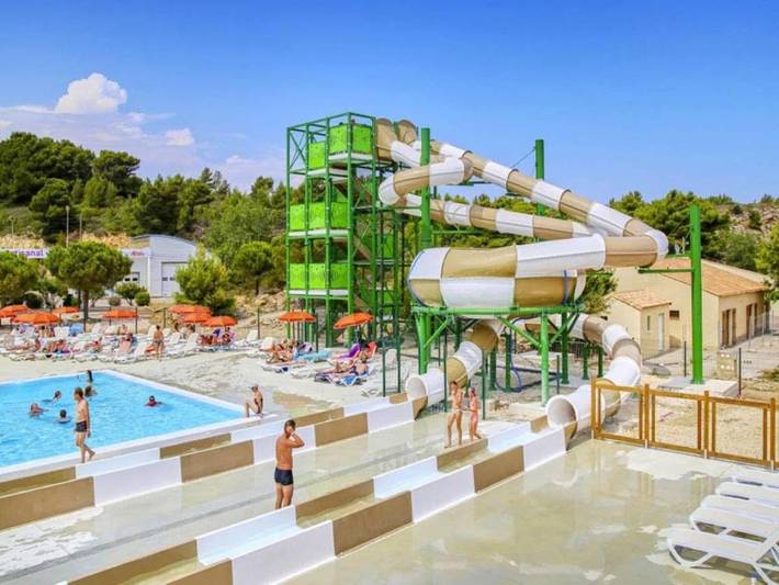 Camping pour 4 personnes, avec piscine et terrasse dans Narbonne Plage - 4