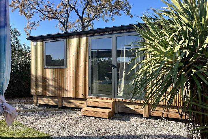 Location de vacances pour 4 personnes, avec Jacuzzi ainsi que Jardin et Piscine à Usclas-d'Hérault