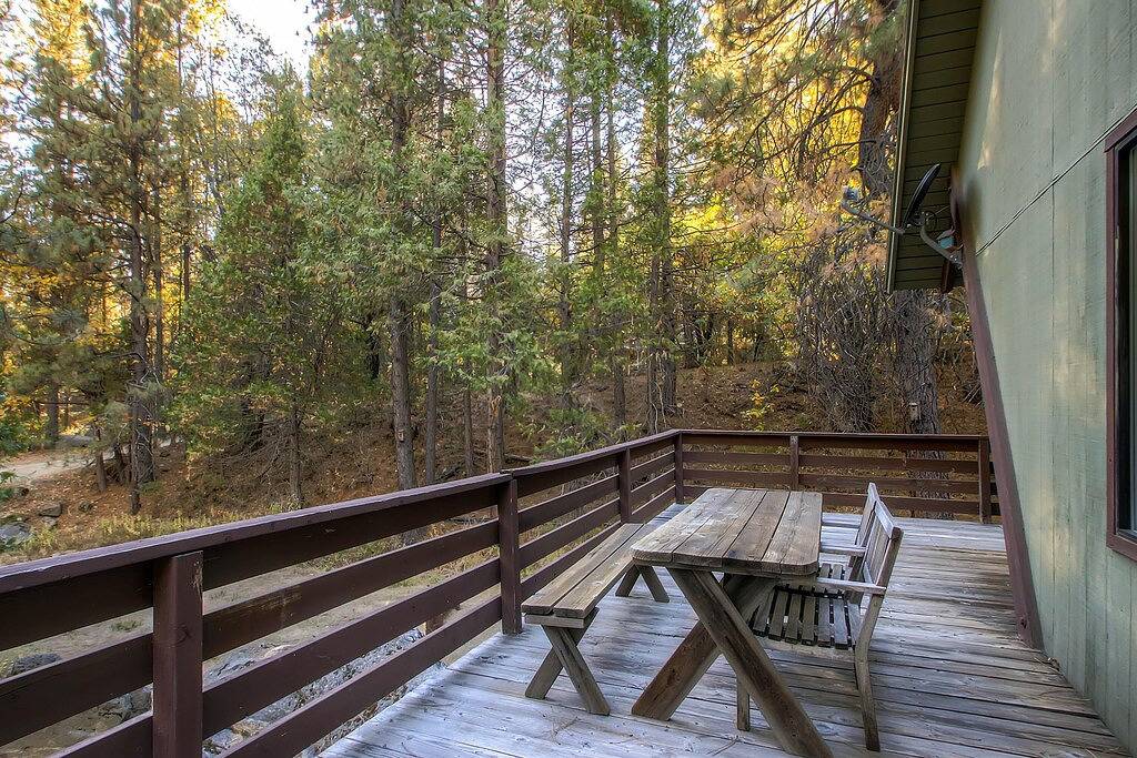 Yosemite's Creekside Birdhouse in Wawona, Mariposa County