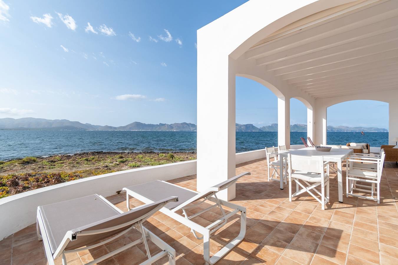 Villa 'Punta Marina' mit Meerblick, privater Terrasse und Wlan in Platja del Corral d'en Bennàssar (Alcúdia), Alcúdia