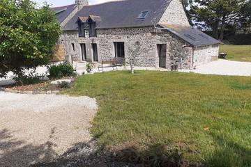 Gîte pour 8 personnes, avec jardin dans La Cotentin