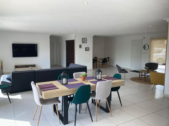 Chalet para 6 personas, con jacuzzi además de terraza y jardín - 1