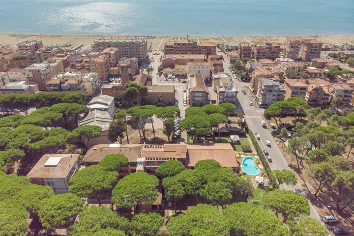 Hôtel pour 3 personnes, avec vue ainsi que jardin et piscine