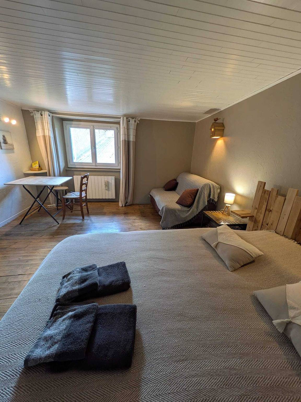 Chambre d'hôtes familiale écolieu La Renardière - Chambre in Étables, Région de Tournon-sur-Rhône