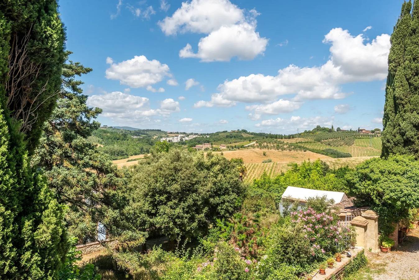 Ganze Wohnung, Apartment 'Nido Blu Loft' mit Gemeinschaftspool, privatem Garten und Wlan in Siena, Siena Provinz
