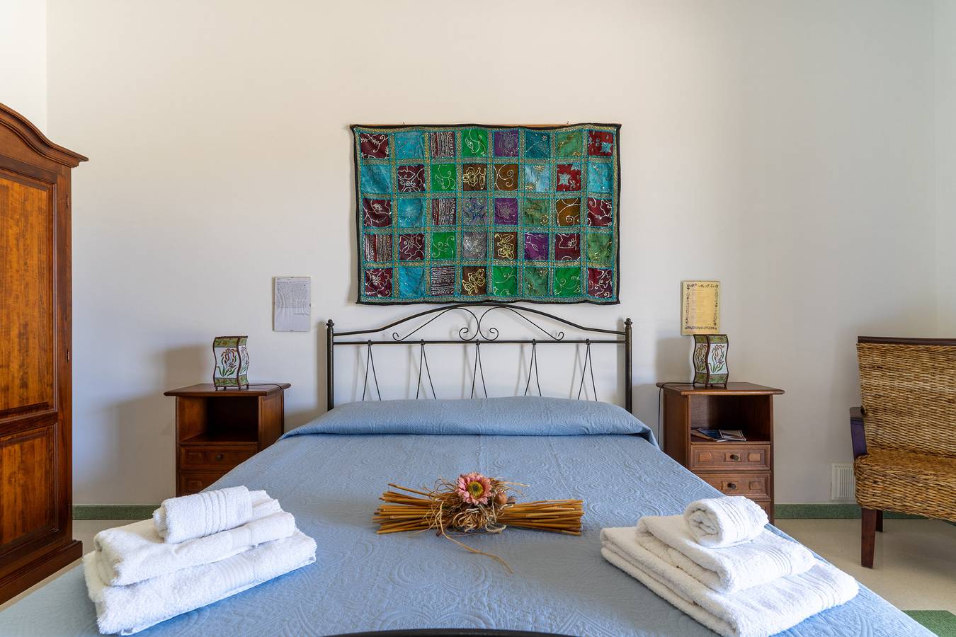 Entire apartment, Holiday Apartment "Domus Mea Salento Arazzo Blu" with Shared Pool & Wi-Fi in Gulf of Taranto