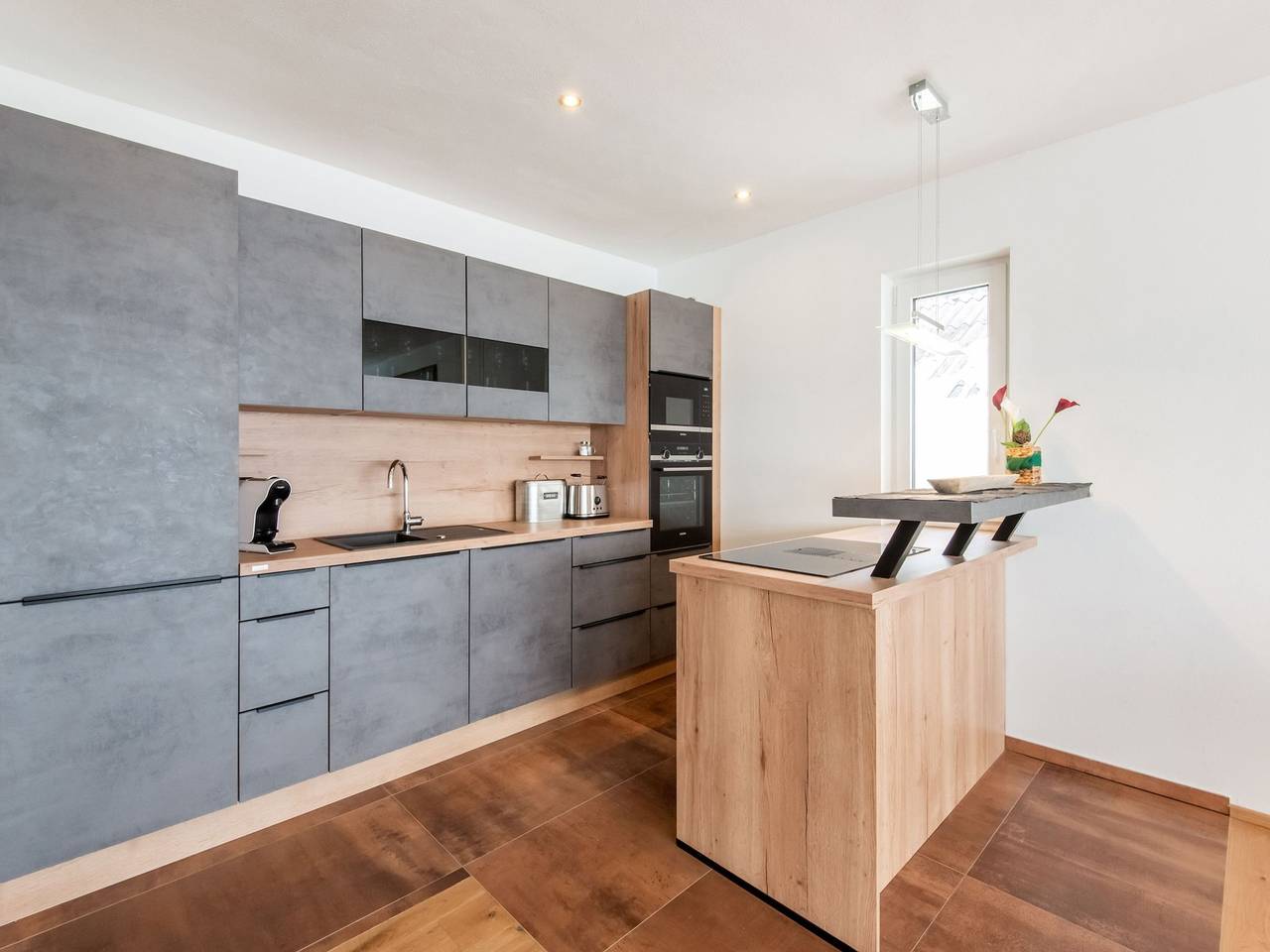 Modern Apartment in Stuhlfelden with Hot Tub in Mittersill, Pinzgau