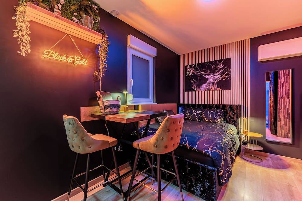 Appartement entier, Studio Black & Gold | Séjour Business & Romantique | Netflix, Cuisine & Gare 🖤 in Drusenheim, Nord de l'Alsace