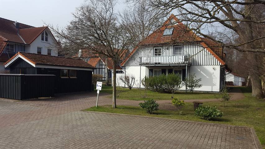 Appartement entier, Appartement 'Fewo Mühlenstr avec terrasse' avec jardin privé et Wi-Fi à Prerow in Prerow, Péninsule Fischland-Darss-Zingst