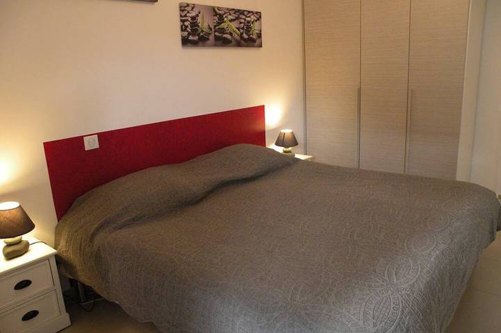 Appartement entier, T2 dans immeuble neuf les pieds sur la plage in Propriano, Arrondissement de Sartène