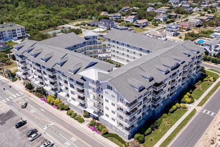 Vacation rental for 8 people, with pool and balcony in Sandbridge