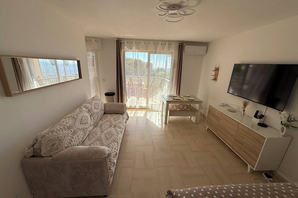 Entire apartment, Le Cocon, 3-star studio, sea view, swimming pool - Nice Corniche Fleurie in Nice (France), Nice region