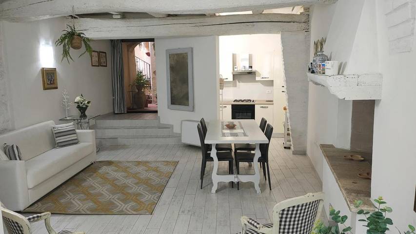 Location de vacances pour 2 personnes, animaux acceptés à Trevi - 2