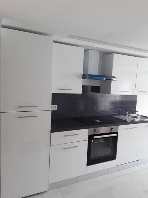 Appartement de vacances entier, Studio vu le jardin in Maurepas, Yvelines
