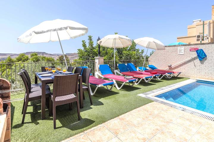 Vacation rental for 8 people, with Ocean view and Balcony as well as Terrace and Yard in Malta
