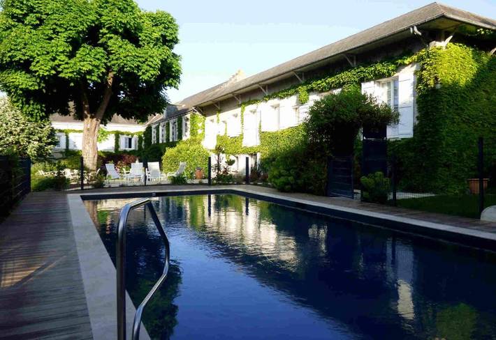 Hôtel pour 2 personnes, avec Terrasse ainsi que Jardin et Piscine