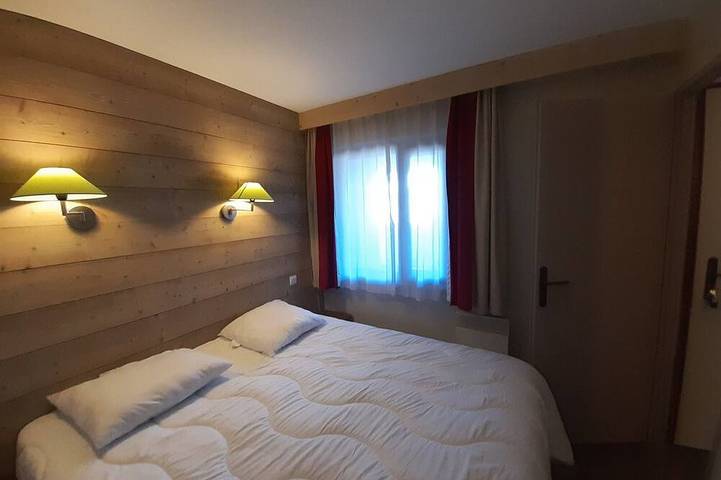 Ganze Wohnung, Geräumige Wohnung 5 Pers, Südbalkon, Parkplatz inkl. in La Tania, La Perrière