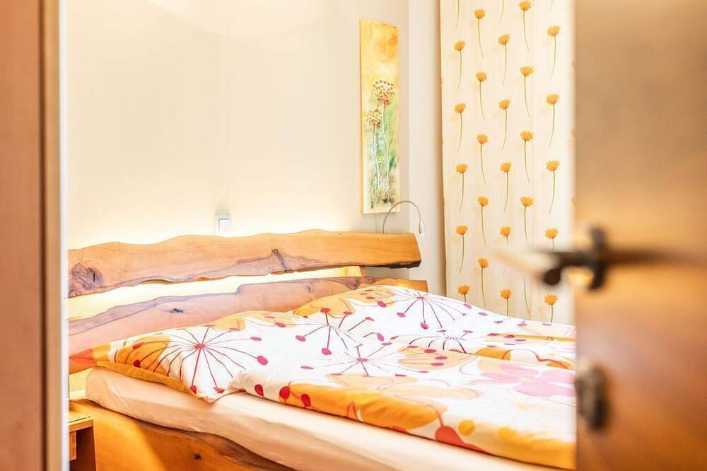 Romantikzimmer \"Birne\" mit Wintergartenzugang - Haus Bergblick in Salzkammergut-Berge, Fuschl am See