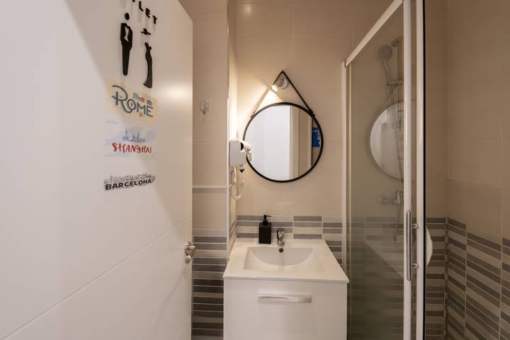 Apartamento vacacional entero, M Berlín: habitación con comodidad y zo in Centro (Madrid), Madrid