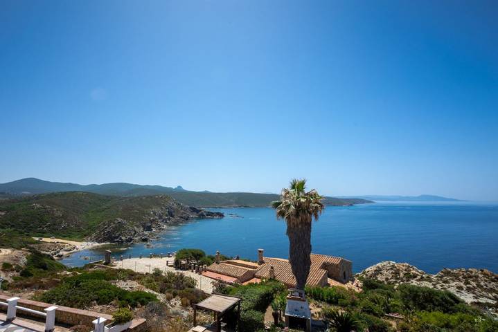 Apartamento entero, Apartamento de vacaciones para 5 personas con balcón/terraza in Cala Portu su Gaurru, Arbus (Municipio)