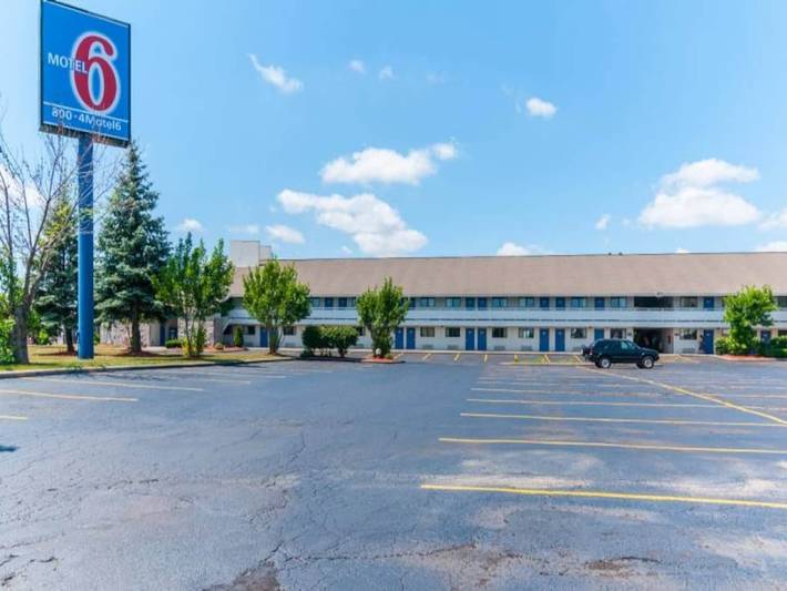 Apartamento entero, 2 camas tamaño queen | No fumadores in Southgate, Detroit Metropolitan Area