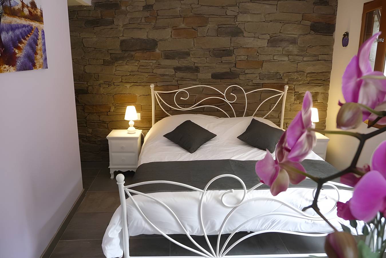 Room 'La Peireta' with Shared Pool, Wi-Fi and Air Conditioning in Saint-Alban-Auriolles, Ardèche