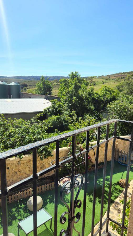 Casa rural con piscina para 22 personas, con jardín además de piscina y vistas, Se admiten mascotas en Sierra de Segura - 3