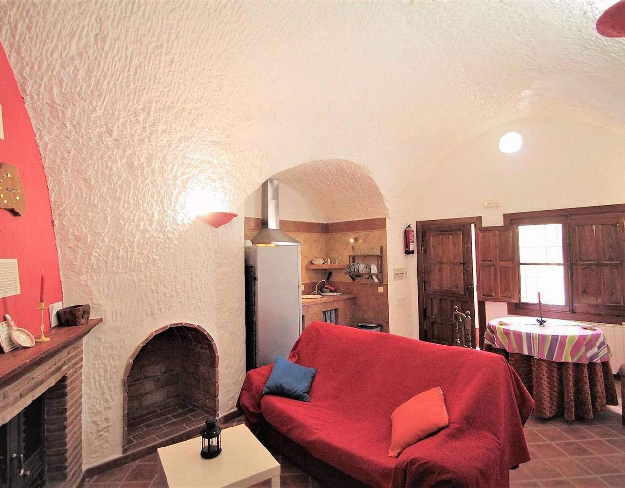 Casa rural 'Los Cerezos' con piscina compartida, Wi-Fi y aire acondicionado in Fonelas, Geoparque de Granada