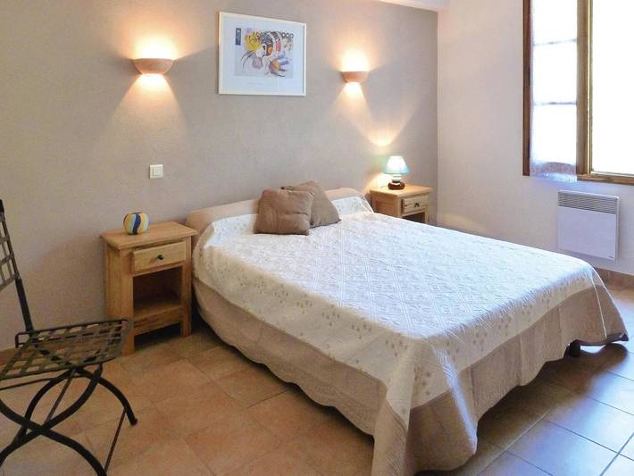 Location de vacances pour 7 personnes, avec balcon ainsi que piscine et jardin, animaux acceptés à Ménerbes - 4