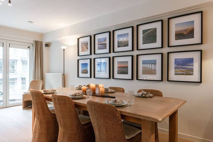 Ganze Wohnung, Beach-access apt w/ terrace & city skyline views in Knokke, Knokke-Heist