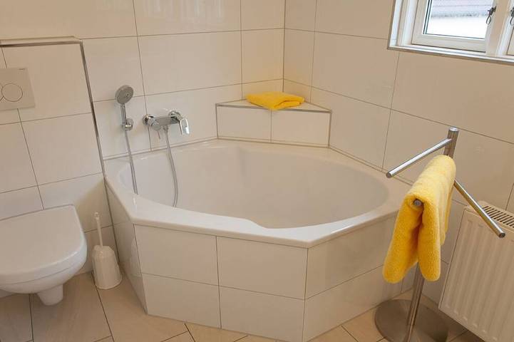 Ferienhaus für 8 Personen, mit Terrasse und Garten sowie Sauna in Lietzow - 4