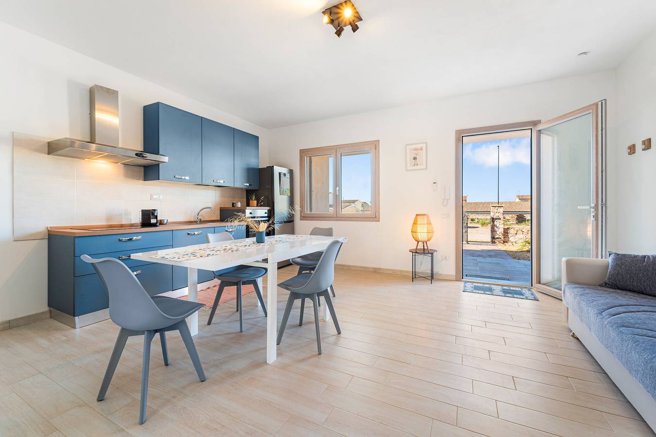 Casa vacanze 'Giada' con vista sulle montagne, Wi-Fi e aria condizionata in Sant'Anna Arresi, Provincia di Carbonia-Iglesias