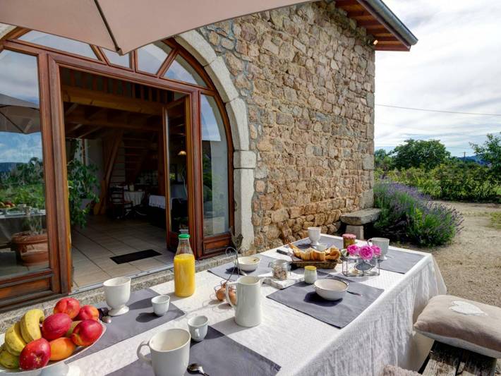 Gîte pour 10 personnes, avec jardin, animaux acceptés dans la Loire - 2