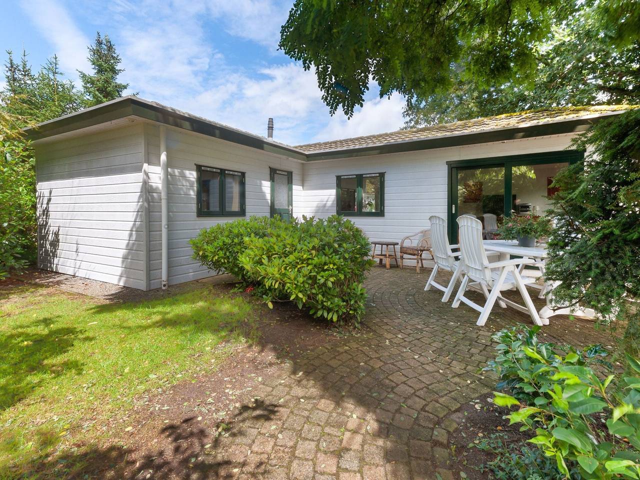 Chalet in Stegeren with Pool and Gardens in Regio Zwolle
