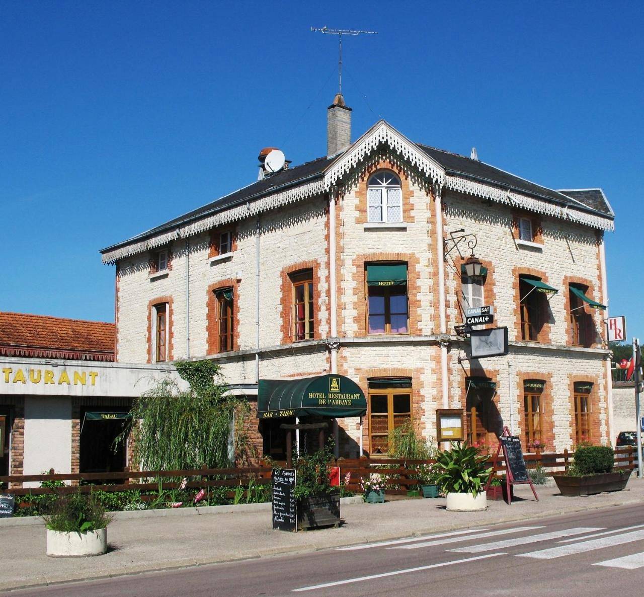 Hôtel Restaurant de l'Abbaye in Ville-sous-la-Ferté, Aube