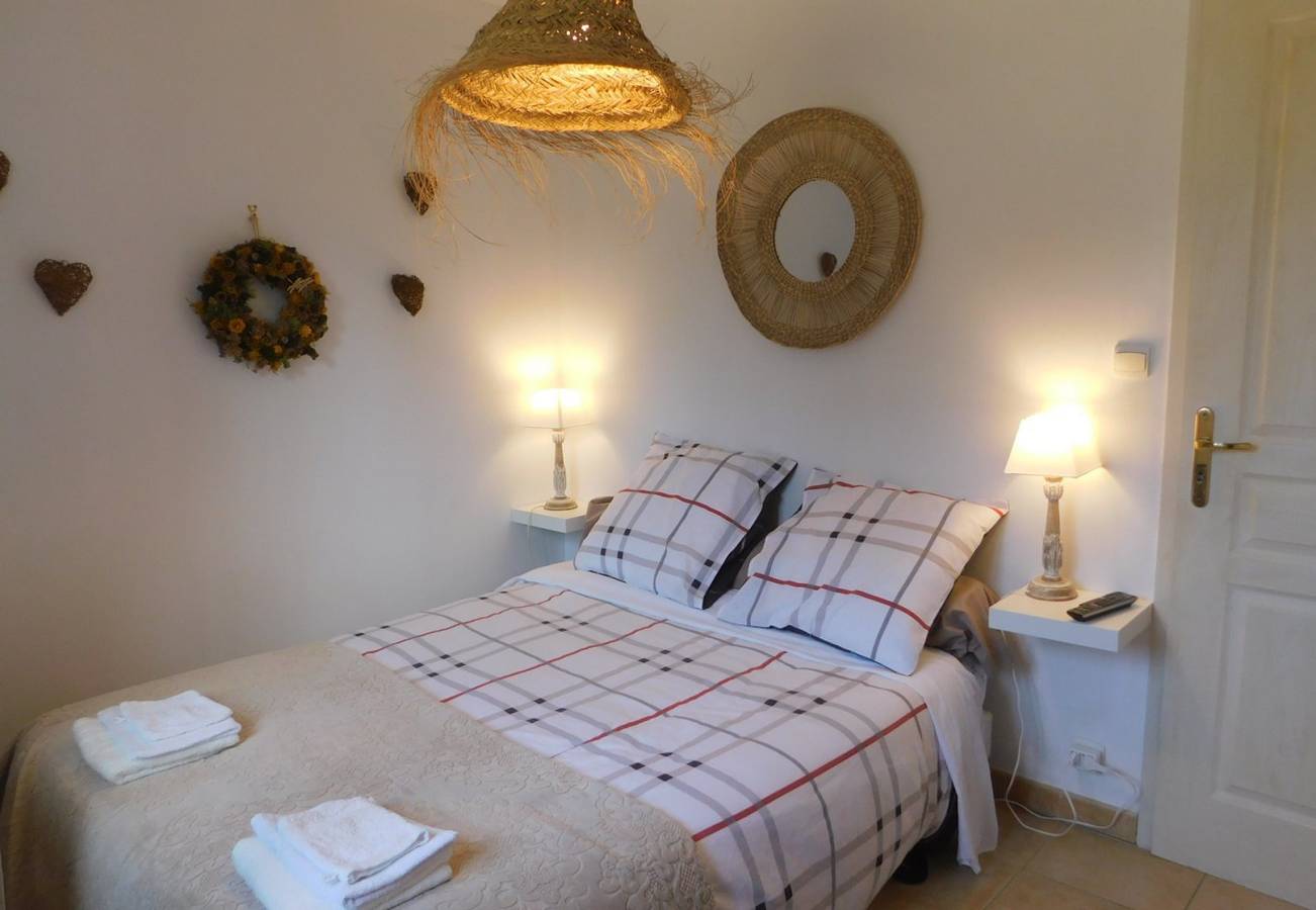 Chez Marie - Chambre 3 in Régusse, Région de Brignoles